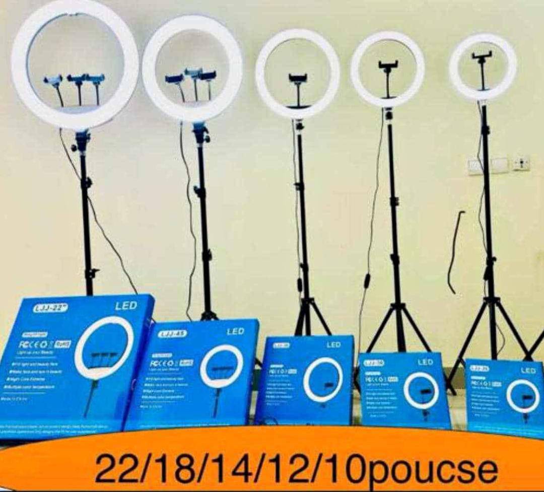 💡 Ring Light LED Professionnel avec Trépied 14 pouces
