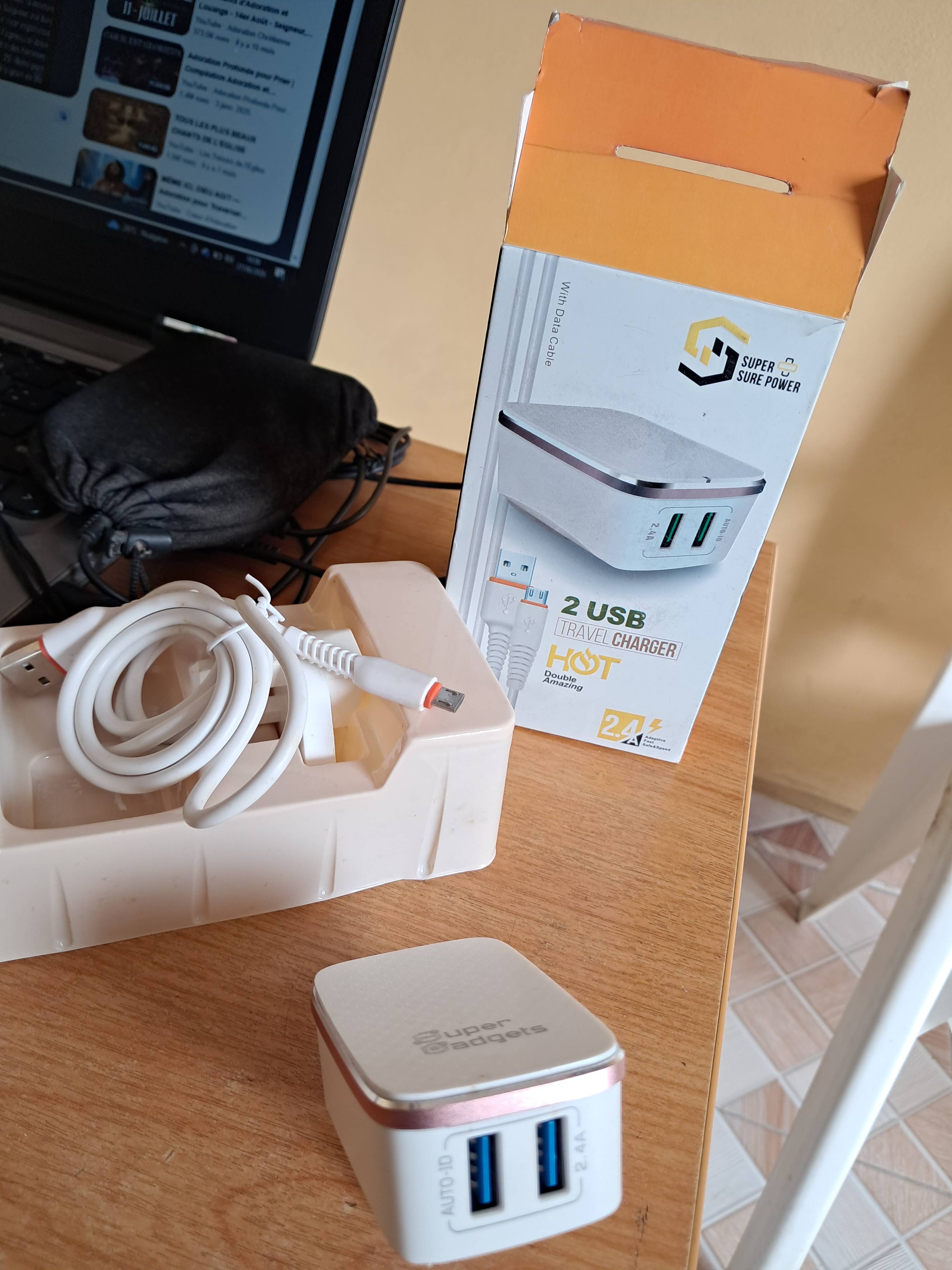 Chargeur à deux sorties